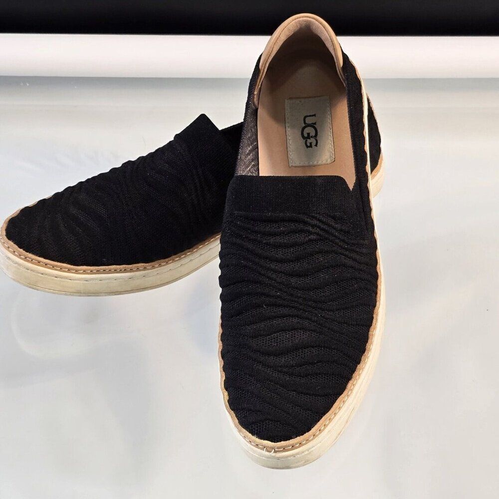 UGG Sammy Wavy Knit Slip On Loafer Sneaker Flats Women US Size 8 Black 1125017
